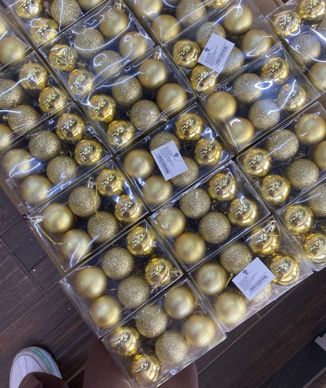 Esfera 6 piezas roja y dorada