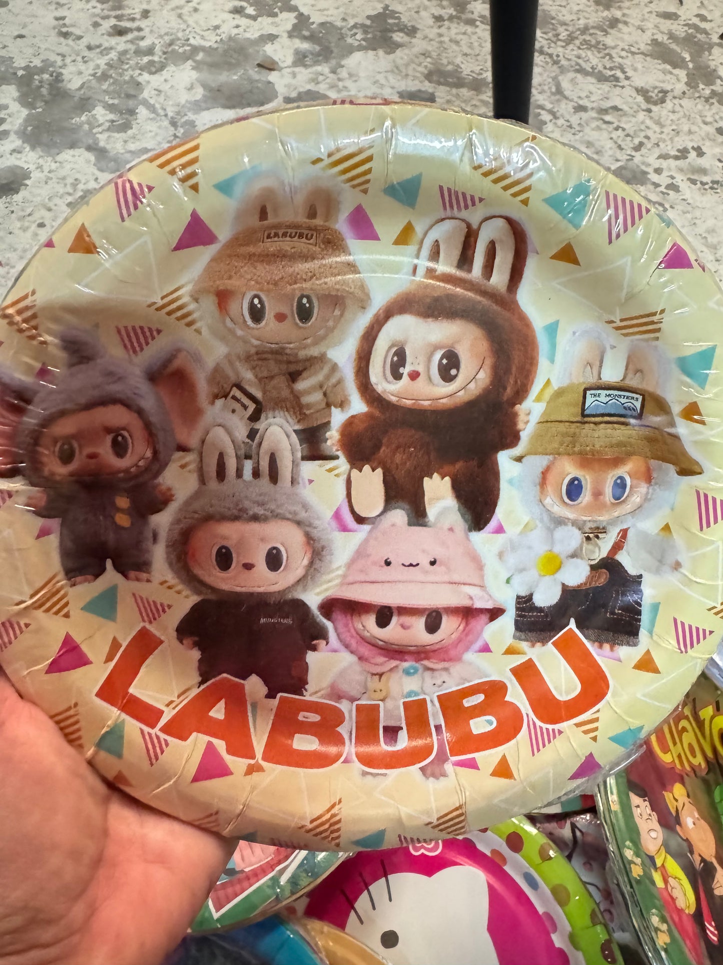 plato pastelero labubu