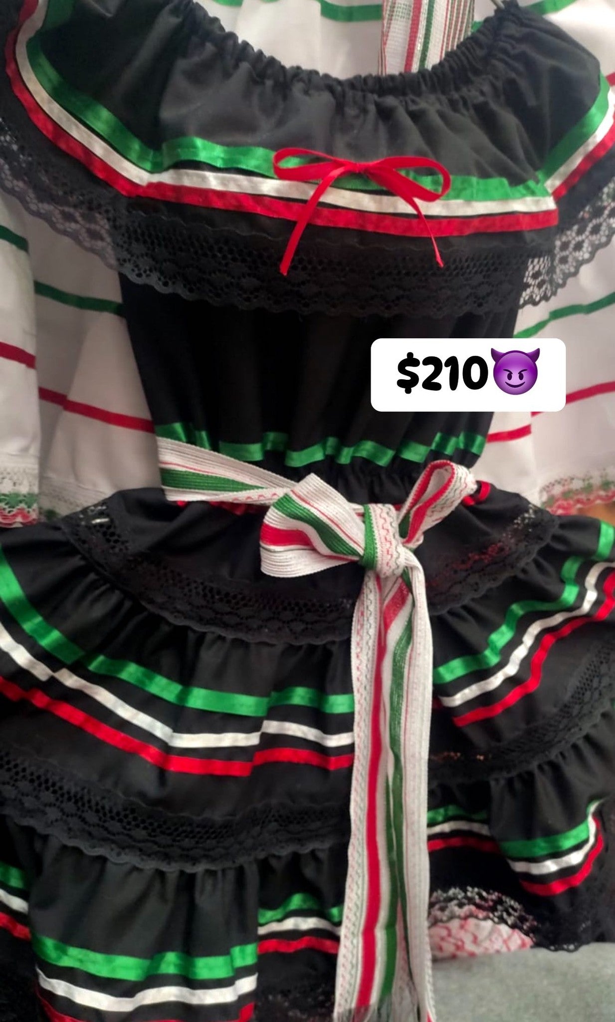 Vestido patrio negro