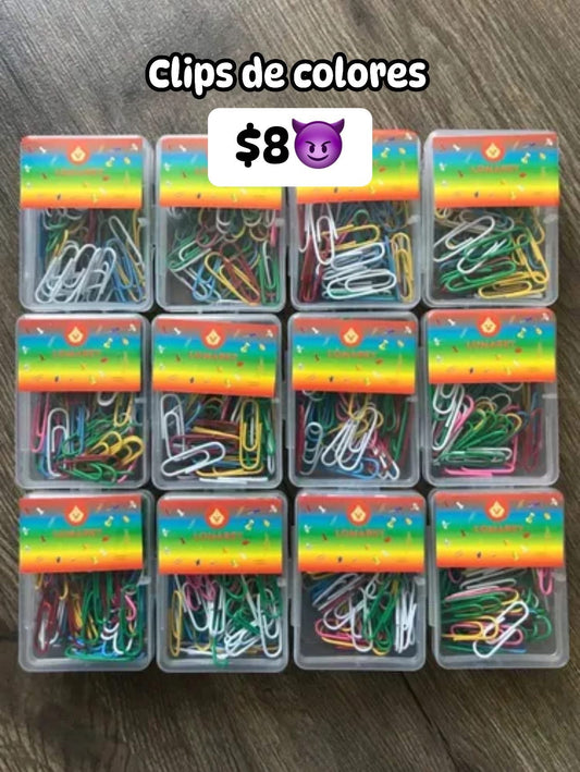 Clips de colores en caja