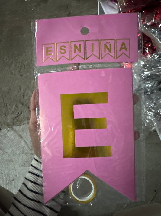 BANDERIN ES NIÑA